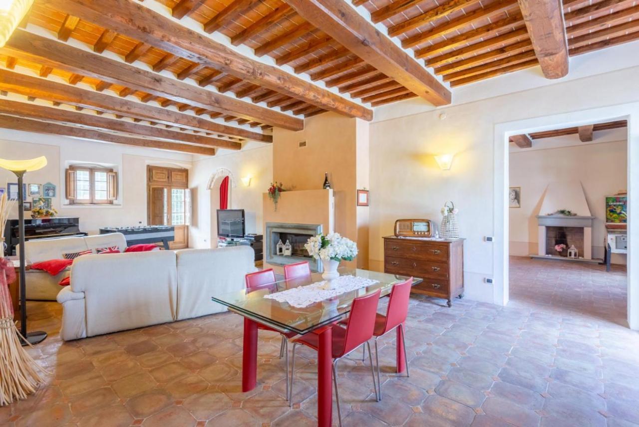 Rossa Villa Pise
